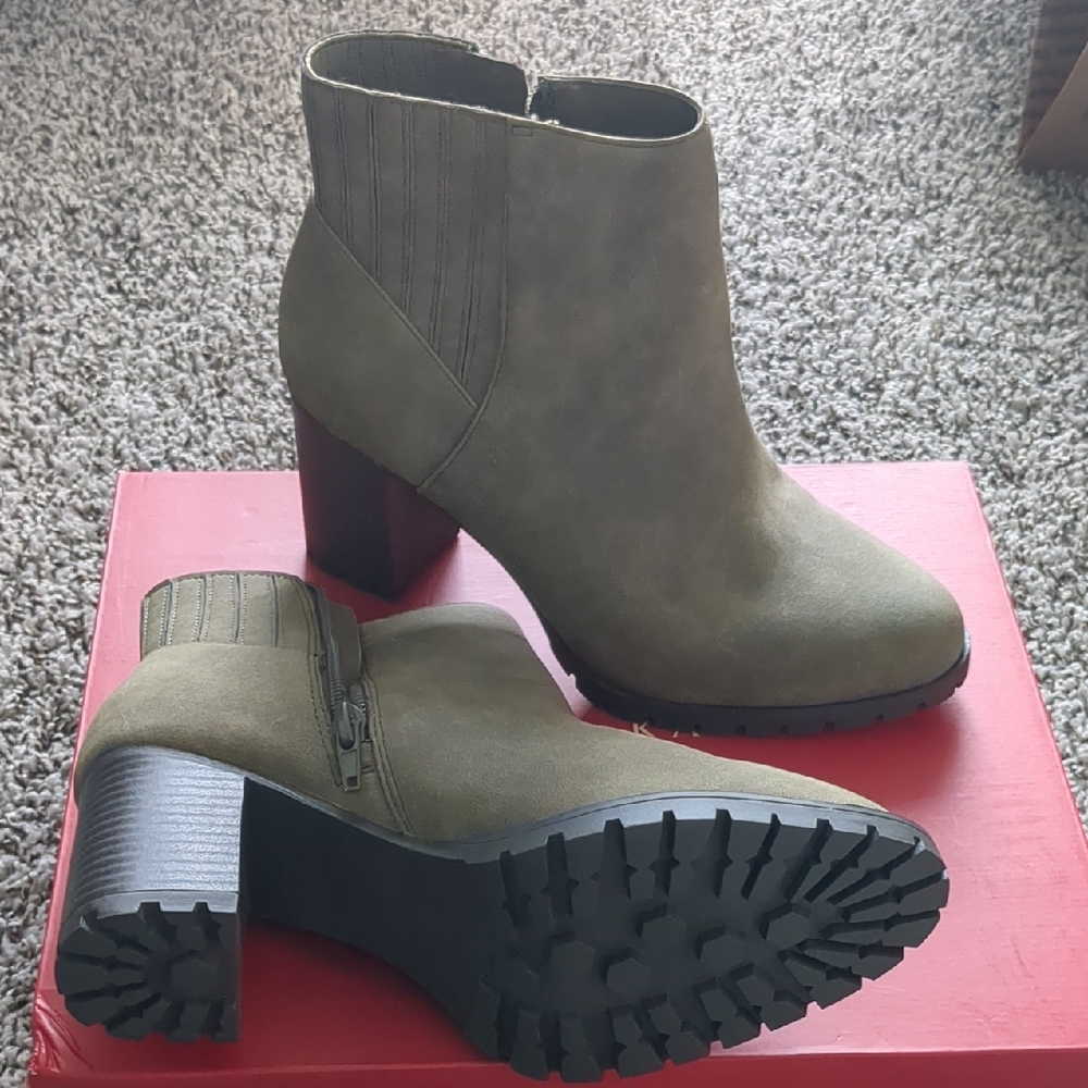 Kelly & Katie Khaki Women's Wide Boots -new